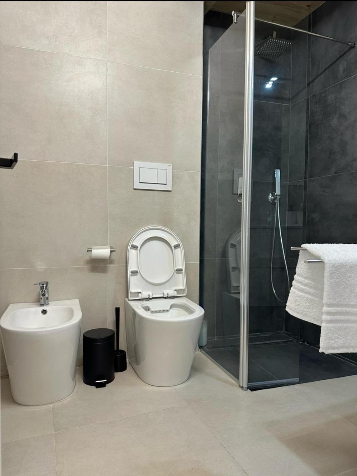 Mosaic Inn Janov Exteriér fotografie
